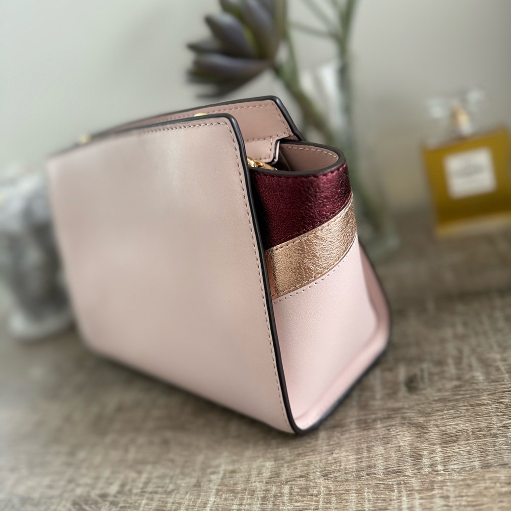 NWT Michael Kors Selma Studded Medium Leather Crossbody in Soft Pink - Picture 4 of 11